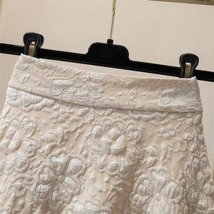 Nueva Falda Midi Vintage de Cintura Alta 2026, Versátil con Estampado Floral Calado y Gran Vuelo Tipo Paraguas para Mujer al por Mayor - Product Image 3