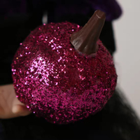 Figurine de Fille Violette Faite à la Main pour Halloween avec Citrouille Rose pour Décoration Intérieure de Fêtes