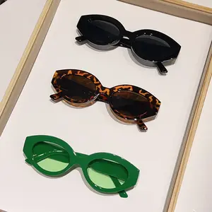 نظارات شمسية بسيطة على الموضة يمكن ارتداؤها على شكل عين القط للرجال والنساء نظارات شمسية جديدة بتصميم مشابه لتأثيرات Douyin على الإنترنت