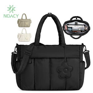 Borsa Ventiquattrore Grande Personalizzata da Insegnante o Infermiera Leggera Imbottita da Lavoro Trapuntata da Viaggio Tote Porta PC da Donna - Product Image 1