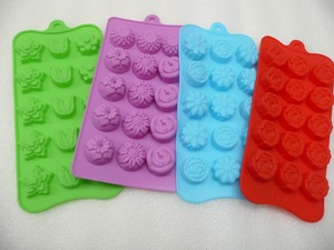 Juego de moldes de silicona con forma de flor de 15 cavidades para decoración de galletas, pasteles y fabricación de bloques de cera - Product Image 2