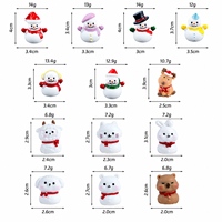 Figurines de bonhommes de neige de Noël en résine assorties en gros, décorations et miniatures de Noël en résine