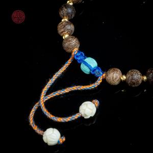 Pulsera de Agarwood Artesanal de Alta Gama con Cuentas Mixtas de Cuarzo Rojo y Jadeíta de 6mm - Product Image 3