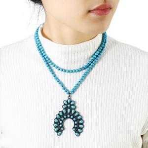 JH Fashion Western Ethnischer Bohemian Schmuck 2-lagige 6mm Türkis Naturstein Handgefertigte Halskette mit Blumenanhänger - Product Image 2