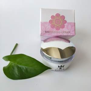 Exacty O Base de maquillage blanche fond de teint blanchissant crème éclatante - Product Image 4