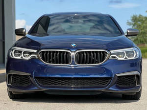 รถยนต์มือสองปี 2020 รุ่น 5 Series M550i XDrive Hybrid AWD 4 ประตู ซีดาน ยางล้อแบบพิเศษ พวงมาลัยซ้าย กล้องมองหลัง สีเข้ม - Product Image 3