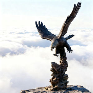 आउटडोर जीवन-आकार कस्टम डिजाइन कांस्य ईगल प्रतिमा मूर्तिकला के लिए कास्टिंग तकनीक के साथ आधुनिक शैली - Product Image 2