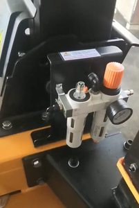 Machine à changer les pneus automatique certifiée CE avec combo équilibreur de roues - Product Image 2
