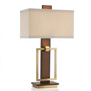 Lampe de table moderne en laiton avec abat-jour rectangulaire en tissu beige, alimentation CA E26, fil LED Ra80 3000K, lumière chaude, éclairage décoratif pour chambre à coucher - Product Image 1