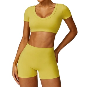 Lujoso traje deportivo informal para mujer, Top de manga corta y pantalones cortos para correr para deportes y ejercicio de verano - Product Image 1