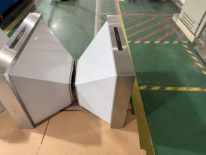 Campana Extractora Eléctrica de Acero Inoxidable de 30 Pulgadas y 900 CFM con Control Remoto Táctil LED Electrónico de 4 Velocidades para Montaje en Pared Ultra - Product Image 4