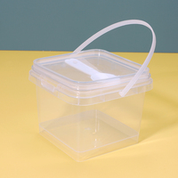 Vente en gros en usine Nouveau design Récipient de tiramisu Boîte à gâteau aux fruits en plastique avec couvercle et cuillère Boîte à dessert en plastique de grande capacité