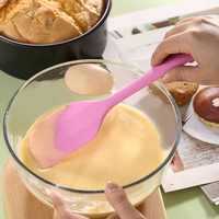 Spatule en silicone monobloc pour usage domestique, idéale pour la pâtisserie, la crème et le mélange de sauces
