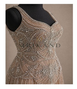Robe longue élégante en georgette avec embellissements en pierres, tenue de luxe pour femmes, robe de mariée et de réception - Product Image 3