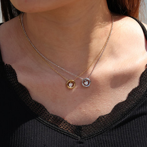 Collana Geometrica a Cuore con Zirconi in Acciaio Inossidabile Placcato Oro 18K Senza Ossidazione di Fanhua Jewelry - Product Image 1