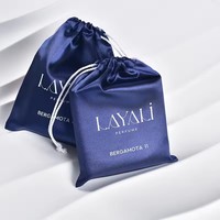 Pochette en soie de luxe pour perruque, sac à cordon en satin noir doux avec logo de marque imprimé pour emballage de extensions capillaires et vêtements