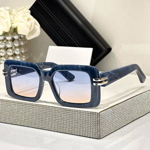 Occhiali da Sole Classici Quadrati Casual alla Moda per Uomo e Donna, Protezione UV400, Disponibili in Arancione, Bianco, Rosso, Rosa per Spiaggia e Attività all'Aperto - Product Image 5