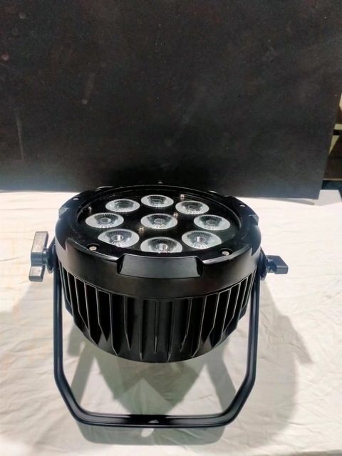 IP65 RGBWAUV 6 in 1 Full Color  Outdoor LED Par Can Spot Wireless Battery App Light