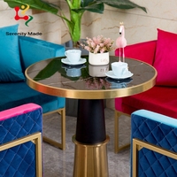 Zeitgenössischer Luxus-Bistrotisch, Anpassbare Marmorplatte mit Gold- und Schwarzmetallgestell für Café, Hotel