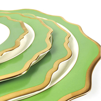 Assiettes en céramique de 13 pouces pour dîner et dessert à bord doré de forme irrégulière de tournesol pour banquet de mariage