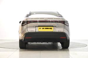 Toyota BZ3 2024 517 km Elite <span class=keywords><strong>PRO</strong></span> |   Berline électrique à traction avant automatique |   49,9 kWh 0,45 h Charge rapide Vente flash - Product Image 5