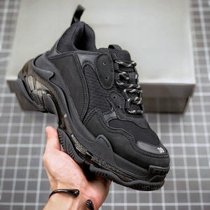 Baskets de mode avec boîte, chaussures de marche de créateur Triple S pour hommes et femmes, baskets plateforme, baskets d'extérieur à semelle transparente noires - Product Image 1