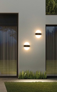 Vente en gros Appliques murales de jardin à double tête LED en polycarbonate Lampes de décoration de bâtiment de couloir modernes et minimalistes - Product Image 4
