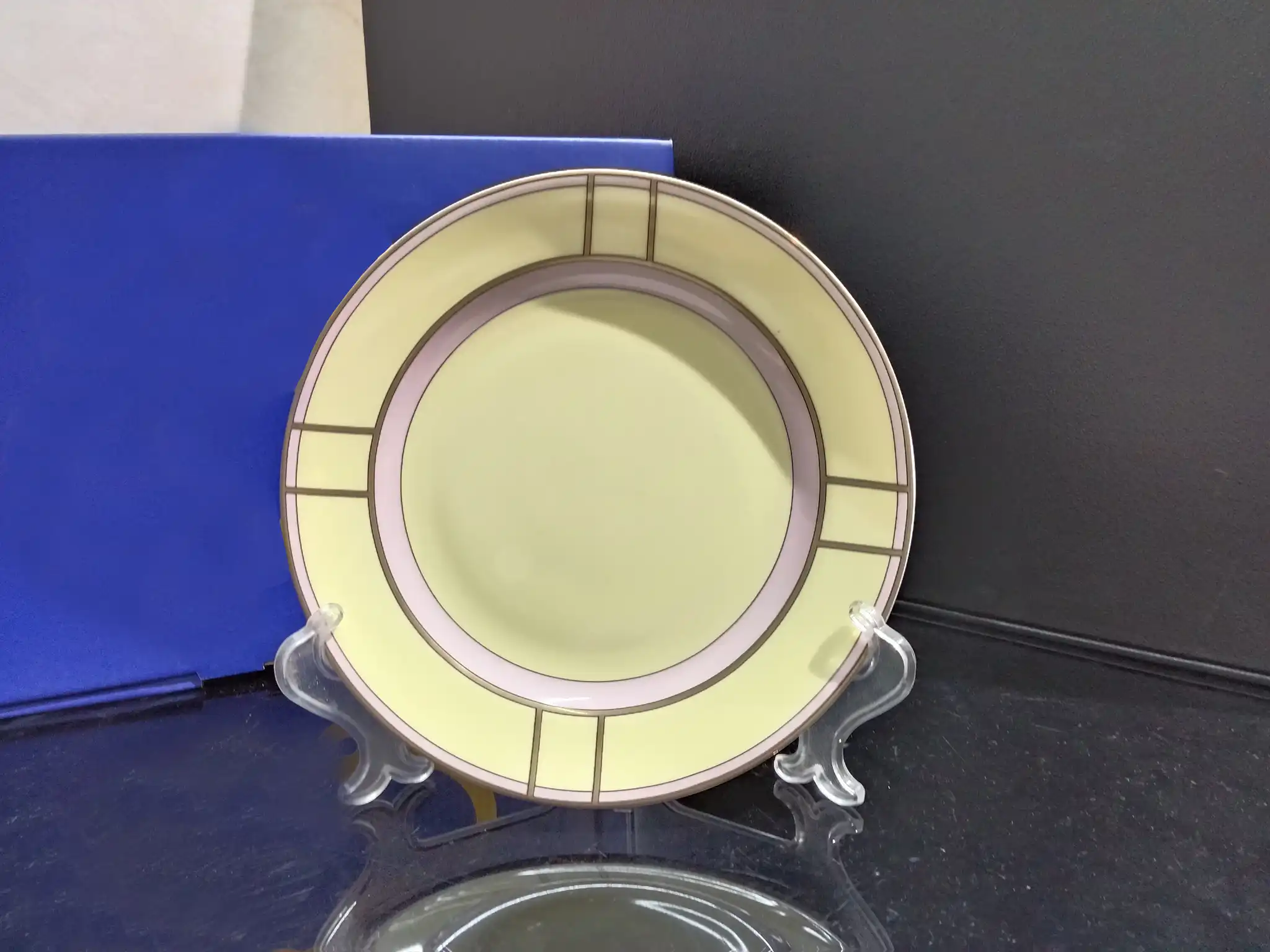 Light Yellow