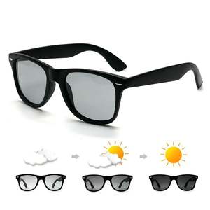 Lunettes de soleil polarisées photochromiques classiques carrées caméléon avec logo personnalisé 2025 UV400 pour hommes et femmes - Product Image 1