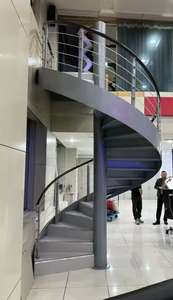 Escalier en colimaçon moderne et durable avec acier galvanisé de style arc pour une utilisation en intérieur dans le salon, la villa, l'appartement, le hall, l'hôtel - Product Image 6