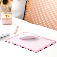 Tapis de souris PC antidérapant à bords festonnés, 9,8x7,9 pouces, rose |   Tapis de bureau en caoutchouc imperméable en tissu style anime personnalisé
