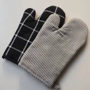 厂家新款北欧厨房用品厚微波炉手套带保温秋季塑料手套