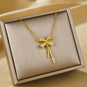 Collar Minimalista de Acero Chapado en Oro de 18K con Colgante de Lazo con Borla de Circonita Incrustada en Cobre, Cadena Elegante para Mujer - Product Image 6