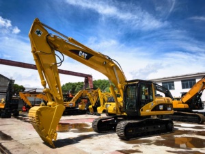 Excavatrice Caterpillar Cat325C d'occasion, pelle sur chenilles hydraulique avec équipement de construction essentiel, moteur et pompe - Product Image 3
