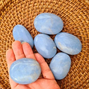 Piedra de Palma Azul Ángel Natural Pulida CrystaHola al por Mayor, Piedra Ovalada Ecológica de Alta Calidad para Artesanía y Alivio del Estrés - Product Image 6