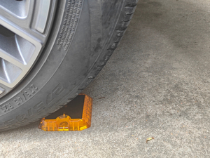 थोक उच्च गुणवत्ता वाले प्लास्टिक सोलर रोड स्टड ड्राइववे लाइट मल्टी-कलर लाइड्स शहरी सड़कों के लिए स्थिर/चमकती रोशनी - Product Image 4