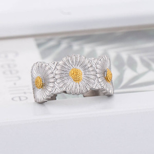 แหวนเดซี่สแตนเลสสตีล ดีไซน์ดอกไม้แบบเปิด ของขวัญเครื่องประดับสำหรับทุกเพศ - Product Image 1