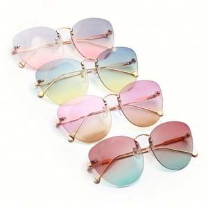 Nouvelles Lunettes de Soleil Vintage de Luxe pour Femmes 2020, Lunettes de Soleil Dégradées Surdimensionnées Sans Monture pour Femmes - Product Image 2