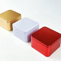 Boîte en étain carrée multicolore pour thé/biscuits/bonbons - une boîte en étain pour emballages cadeaux et souvenirs