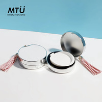 Étui compact de luxe argenté avec pompon rose, logo personnalisé, boîte vide décorative pour BB crème, emballage cadeau maquillage