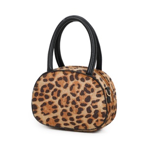 Sac à main mini en fourrure léopard tendance, sac à main chic de luxe, sac à main tendance en léopard de luxe - Product Image 2