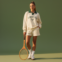 Ensemble Athleisure Tennis Personnalisé pour Femme : Pull Col V et Short à Cordon Effet Delfin Assorti – Fabrication OEM
