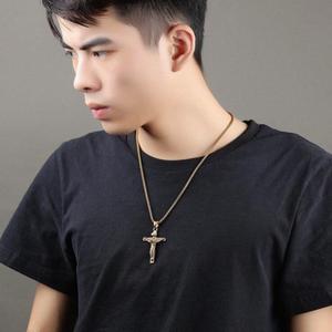 Collana con Pendente a Croce di Gesù con Catena a Maglie, in Acciaio Inossidabile Color Argento, Regalo di Preghiera, Gioielli Moderni per la Preghiera - Vendita all'Ingrosso - Product Image 4