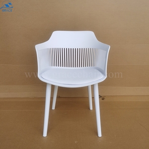 Sedia da pranzo in plastica colorata contemporanea con cuscino morbido Design moderno popolare per l'home Office Bar e uso cucina - Product Image 1