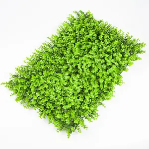 Harga pabrik rumput sintetis Panel pagar latar belakang tanaman dinding hijau buatan untuk taman dekorasi pernikahan