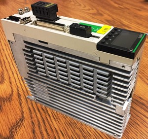 Servomotor HCFA SV-X3DA020A-D Usado - Product Image 3