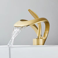 Vente chaude tout en cuivre salle de bain douche mitigeur robinet élégant Design moderne polyvalent universel cascade robinet en laiton