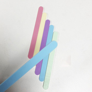 Strumenti colorati per gelato acrilico immagazzinati ghiaccioli e bastoncini artigianali per un divertimento creativo felice giornata dei bambini - Product Image 5