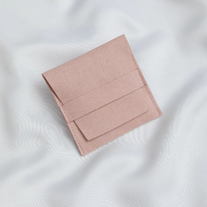 Lot de 50 sacs à bijoux véganes simples et petits avec insert - Product Image 3