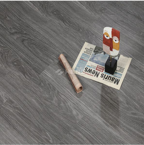 Suelo Laminado de Roble Blanco y Gris con Efecto Chevron AC3 AC4 AC5 de 8mm y 12mm, Fácil Instalación, Venta al Por Mayor - Product Image 2